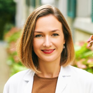 Dr Antonia Schmidt-Jakob